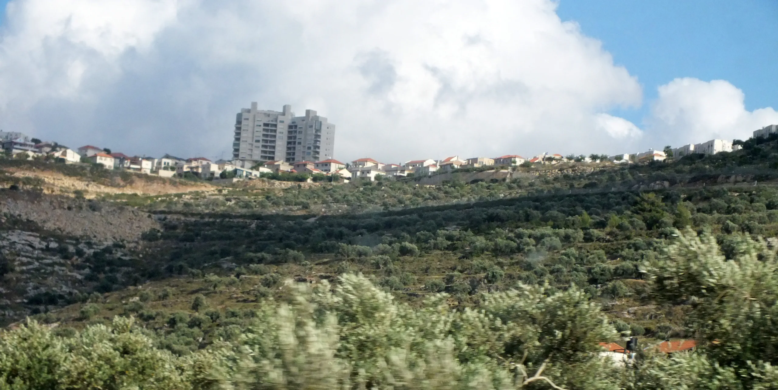 אריאל, מבט מהכביש על העיר