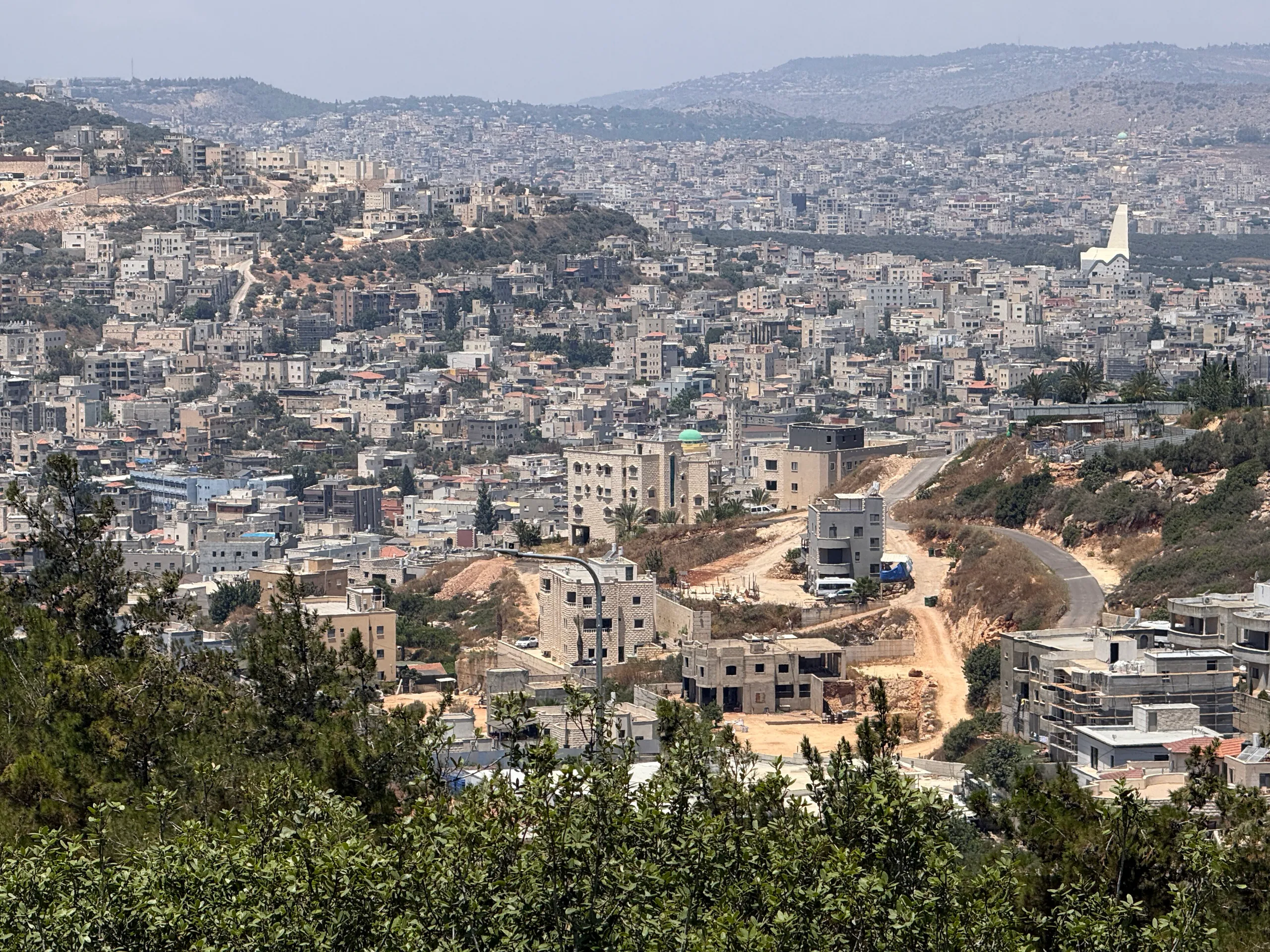 עראבה, מבט על העיר בבקעת סח'נין