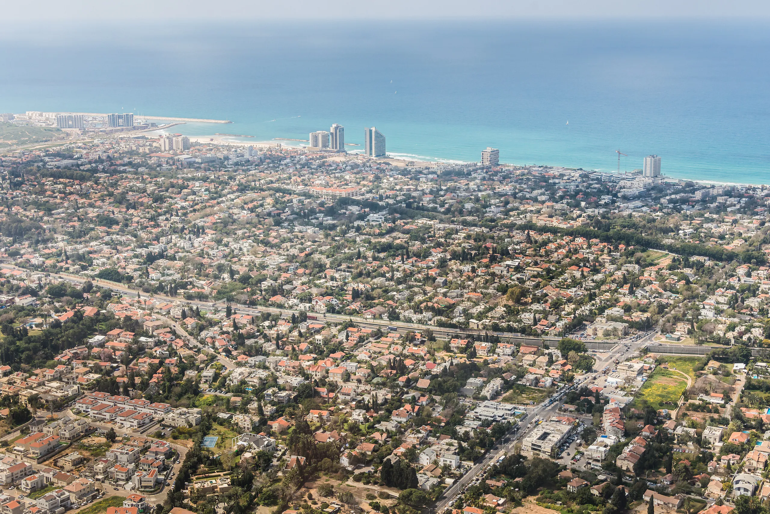 הרצלייה, מבט מהאוויר על העיר והים