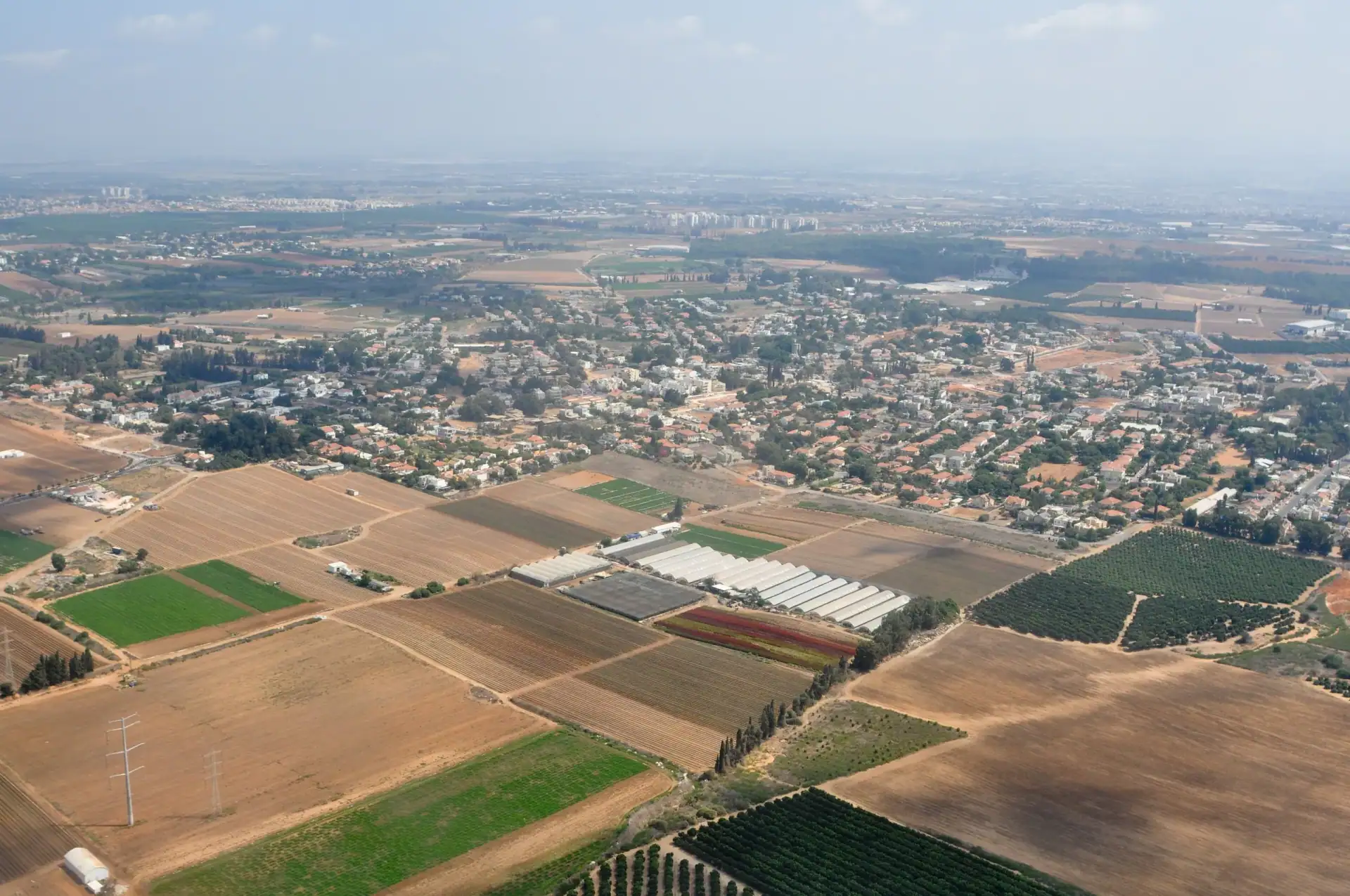 קדימה-צורן, מבט מהאוויר