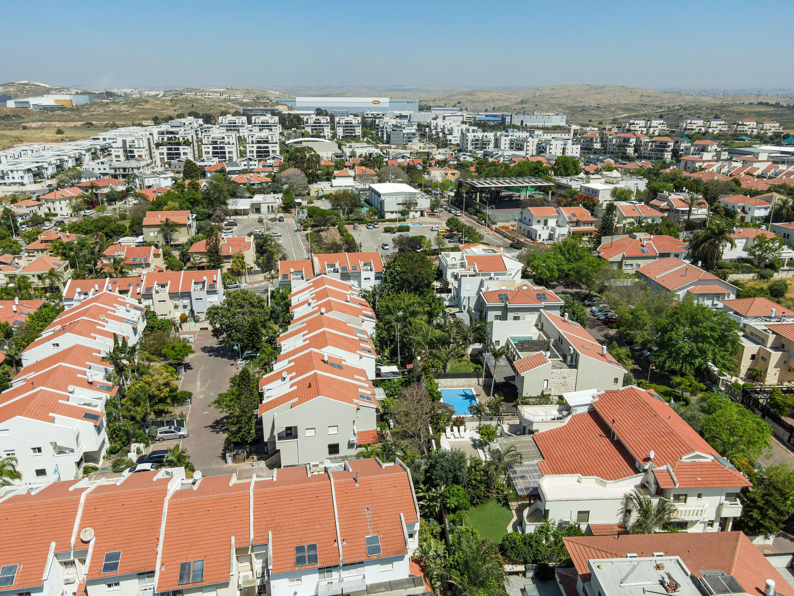 שוהם, מבט מלמעלה על בתי היישוב