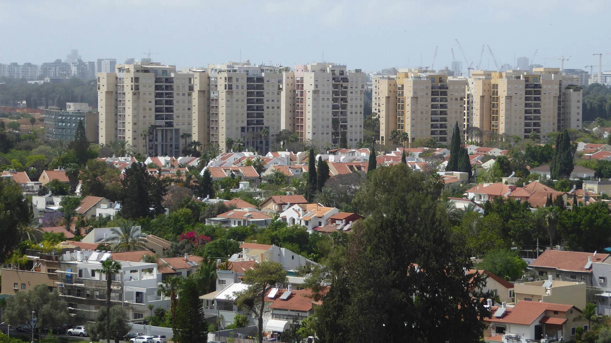 יהוד, מבט על שכונות העיר